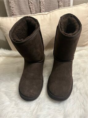 BearPaw Brown Plush-Lined Winter Boots